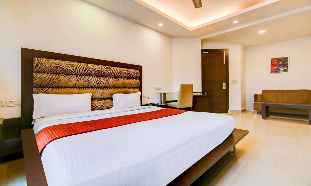 Hotel Fabexpress Le Grand Nové Dillí Exteriér fotografie