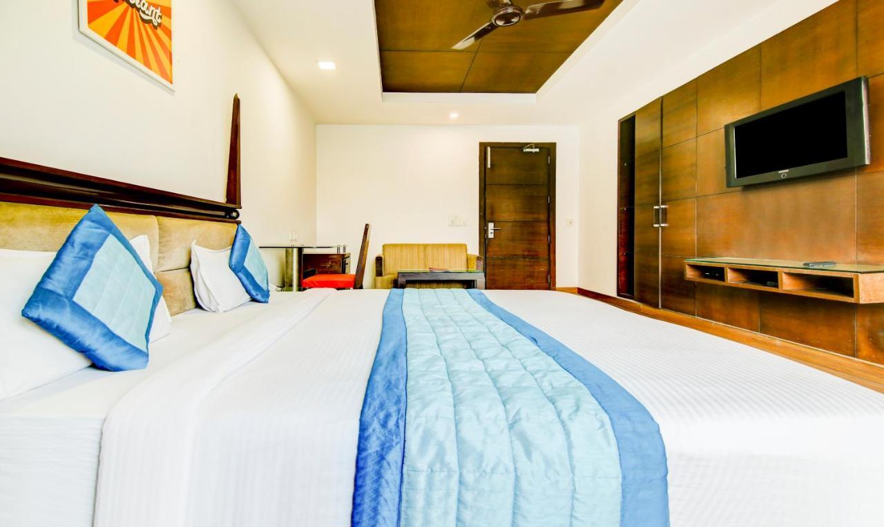 Hotel Fabexpress Le Grand Nové Dillí Exteriér fotografie